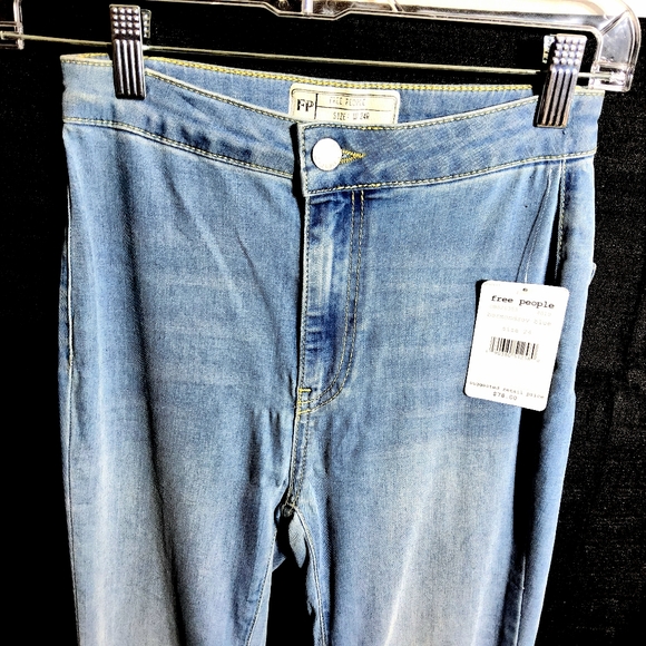 FREE PEOPLE Float on Flare Jeans - Picture 4 of 7